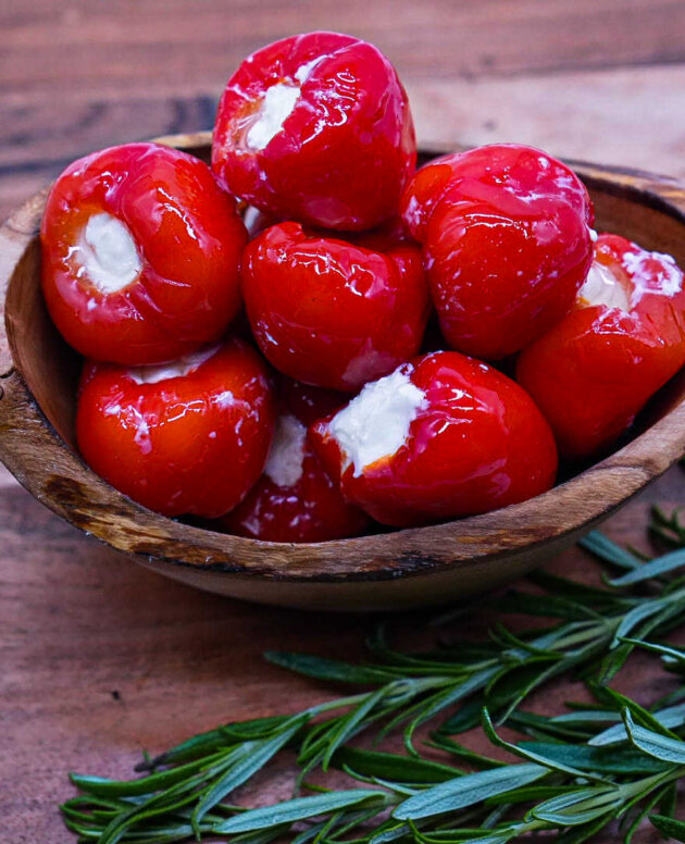 Czereśniowe papryczki nadziewane słodkim serkiem