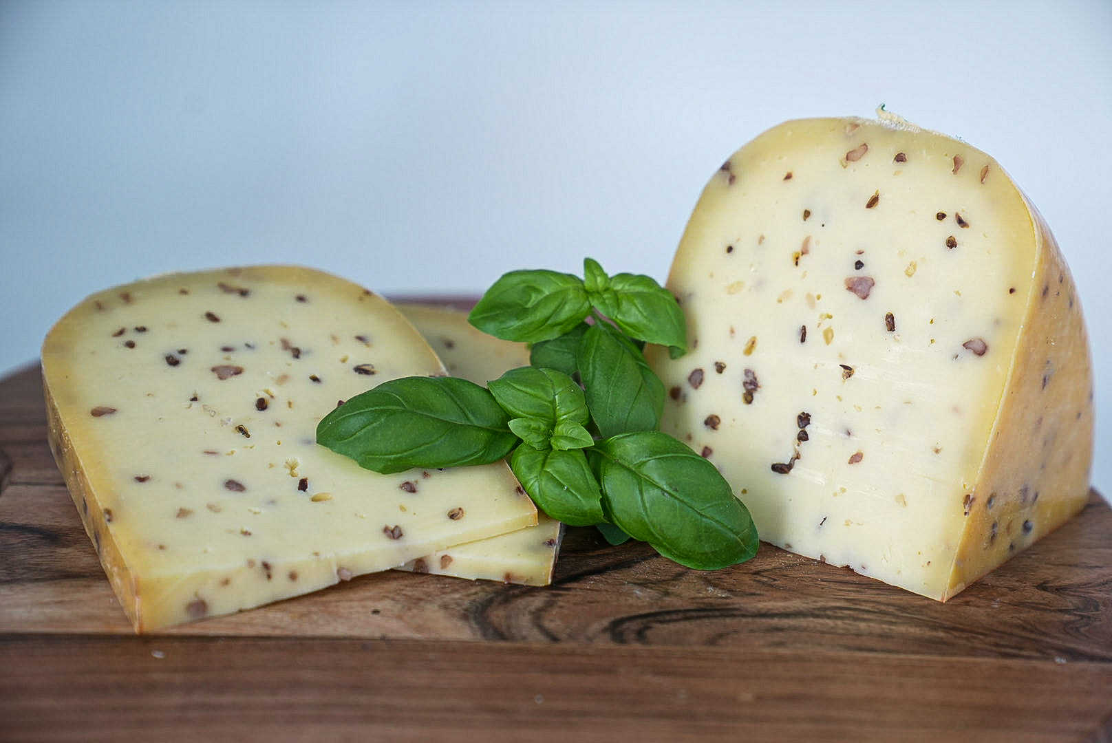 Ser z Orzechem Włoskim i Laskowym