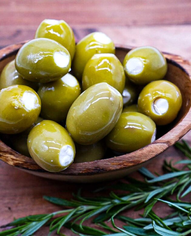 Greckie zielone oliwki z serem feta