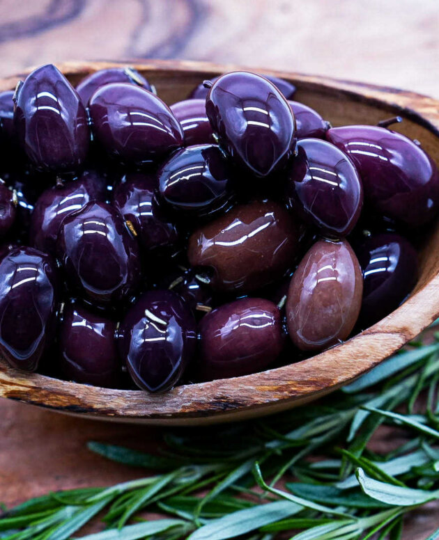 Oliwki kalamata z pestką w oliwie z rozmarynem